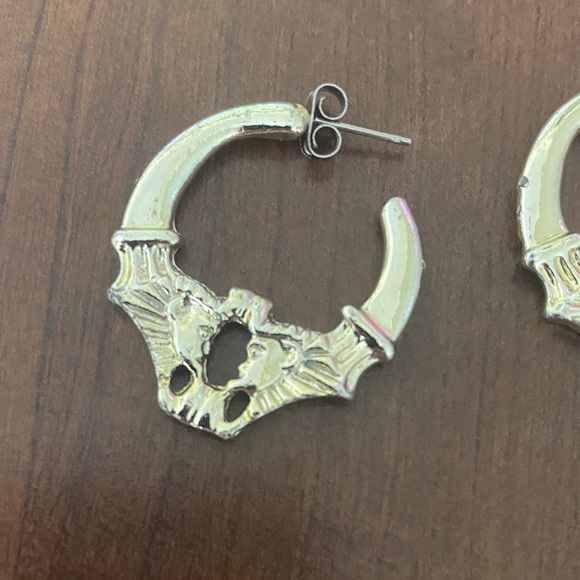 Vintage Gold Hoop Earrings Set - Picture 4 of 4